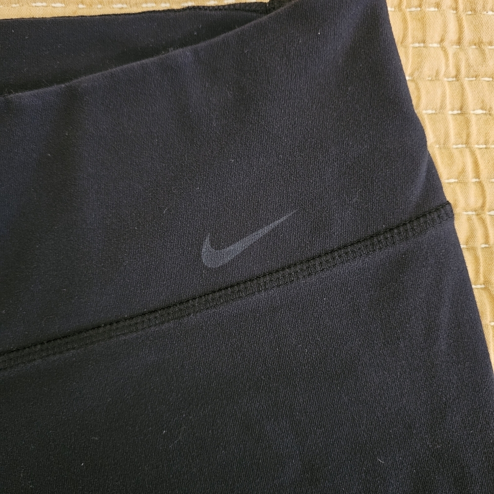 Nike Dri-Fit Legend Tight Fit Leggings Black Womens Sz Medium Athleisure - Picture 3 of 11